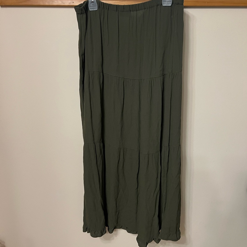 New York & Company Green Pleated Midi Skirt Resort Wear
